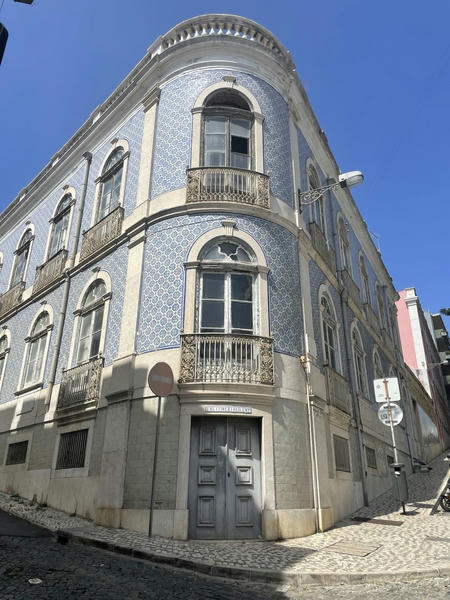 Where should digital nomads live in Lisbon?